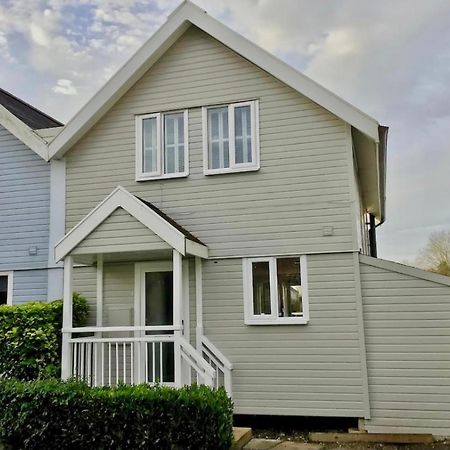 Nola Lodge Cirencester Exterior foto