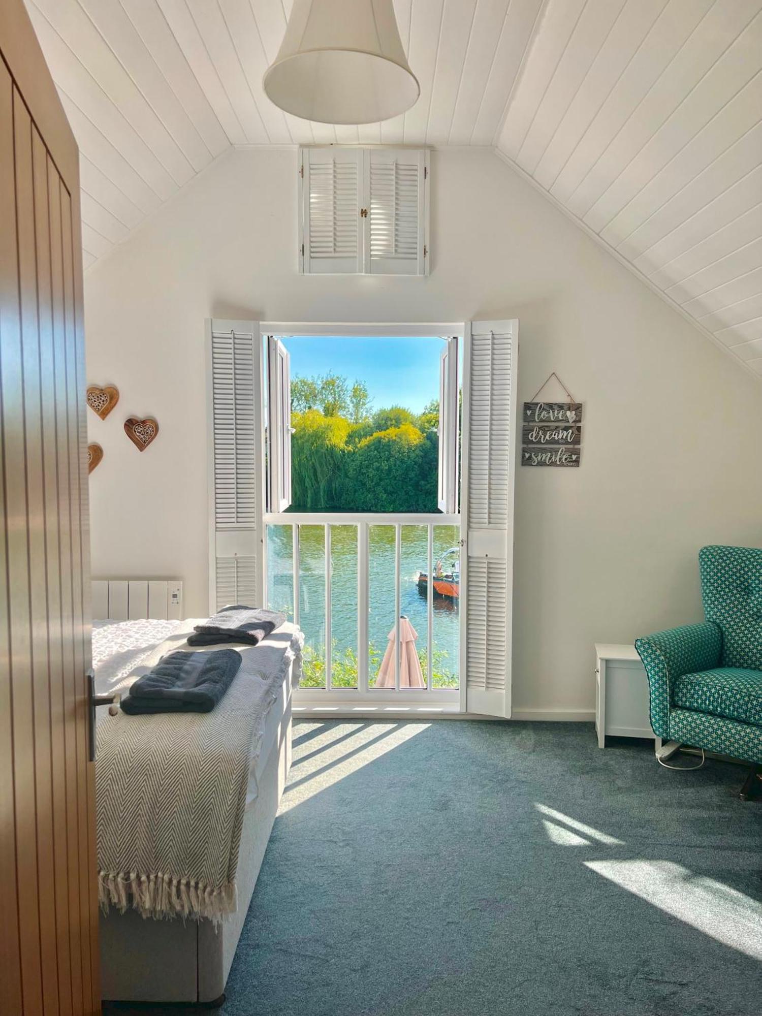 Nola Lodge Cirencester Exterior foto