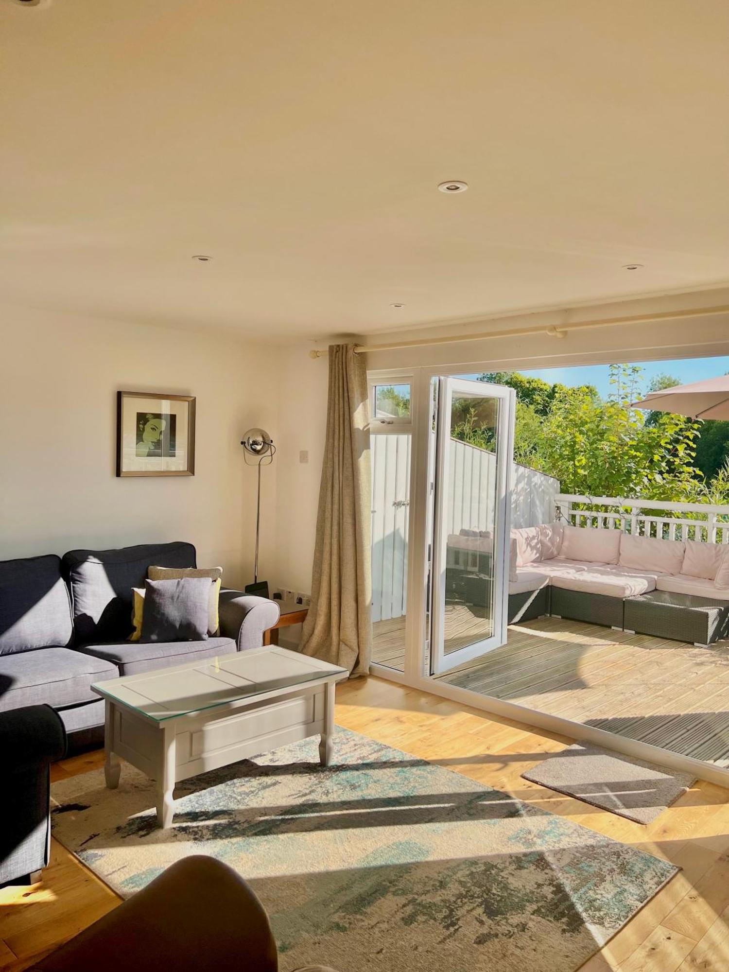 Nola Lodge Cirencester Exterior foto